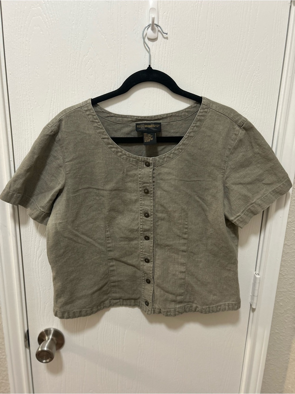 Requirements vtg army green short sleeve button up top cotton linen blend size L